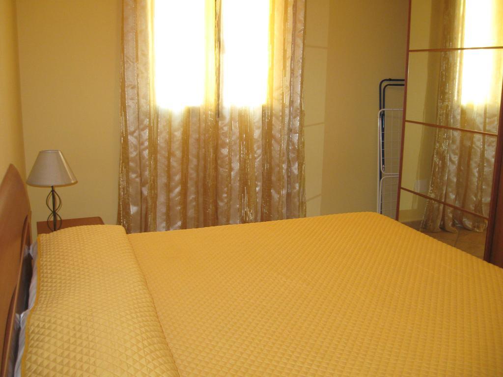 Rosy'S Apartments Trappeto  Ruang foto