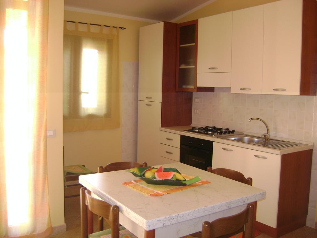 Rosy'S Apartments Trappeto  Ruang foto