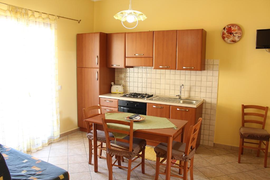 Rosy'S Apartments Trappeto  Bagian luar foto