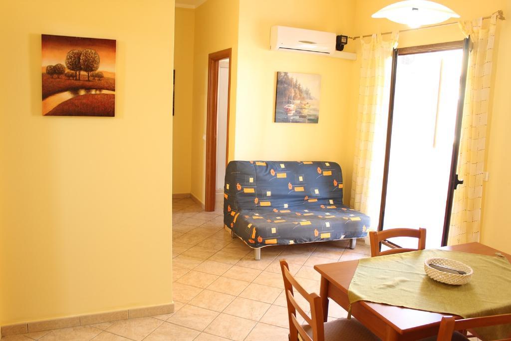 Rosy'S Apartments Trappeto  Bagian luar foto