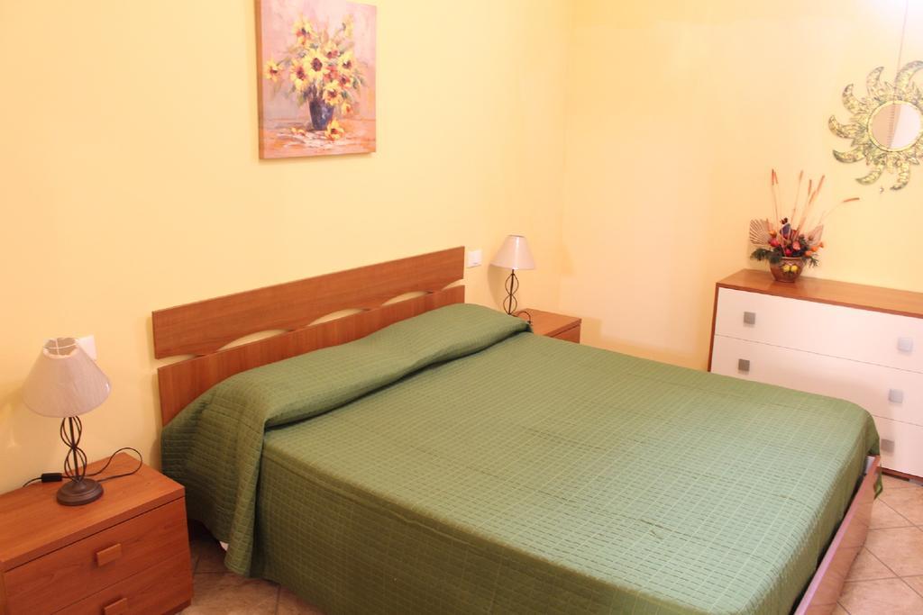 Rosy'S Apartments Trappeto  Bagian luar foto