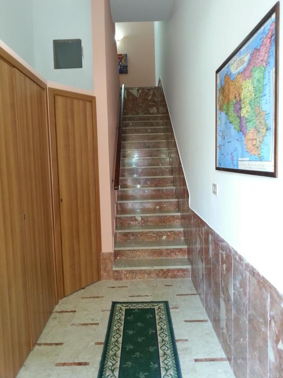 Rosy'S Apartments Trappeto  Bagian luar foto